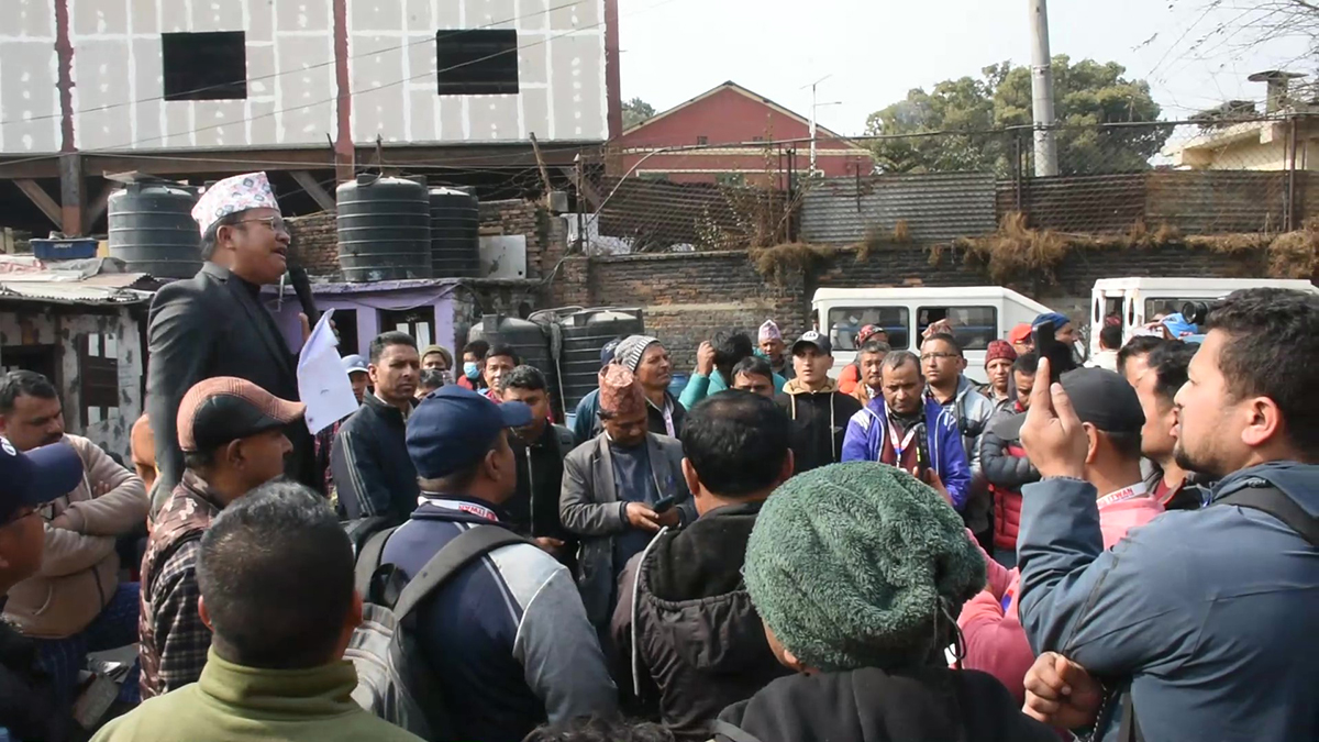 सार्वजनिक यातायात सुधारकाे माग गर्दै आन्दोलनकाे तयारी
